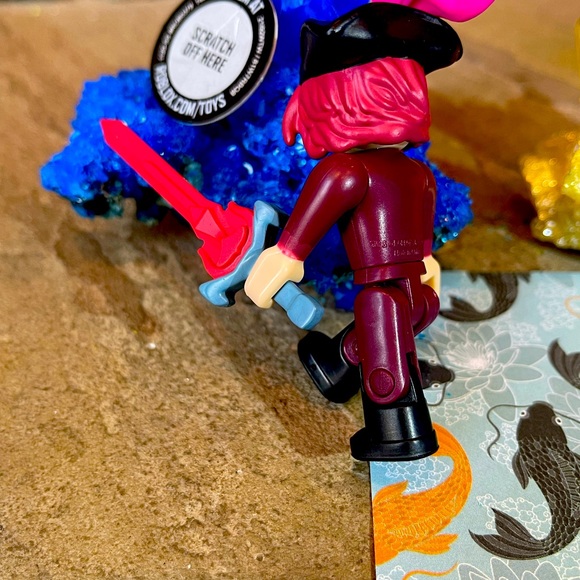 Roblox Series 9 NEVERLAND LAGOON: RED BRAID Figure w/ GOLD MERMAID VISAGE Code. - Picture 5 of 8